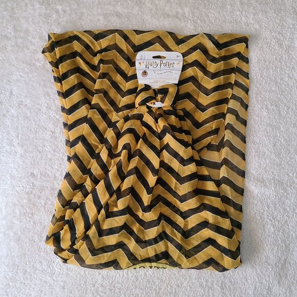 Harry Potter Lightweight Hufflepuff Infinity Scarf - Picture 1 of 4